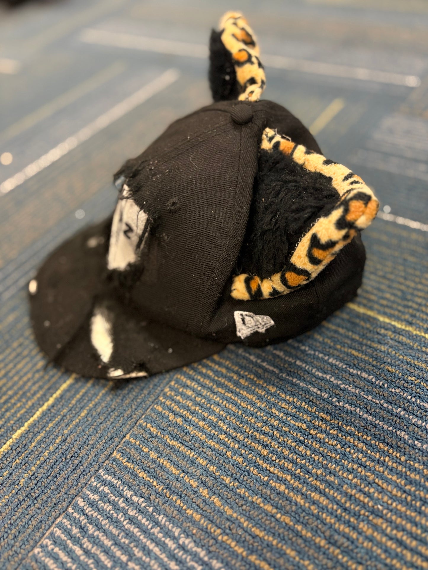 R7PZI FURRY HAT