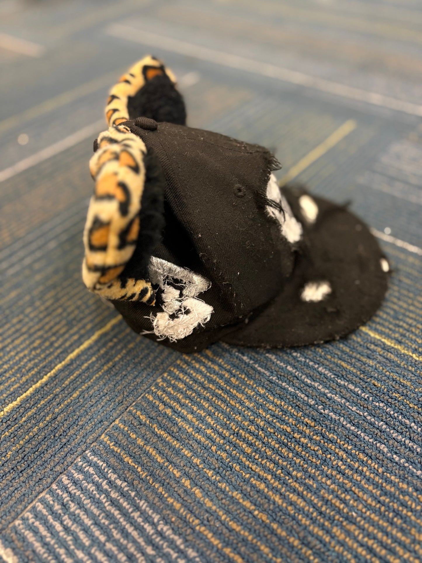 R7PZI FURRY HAT