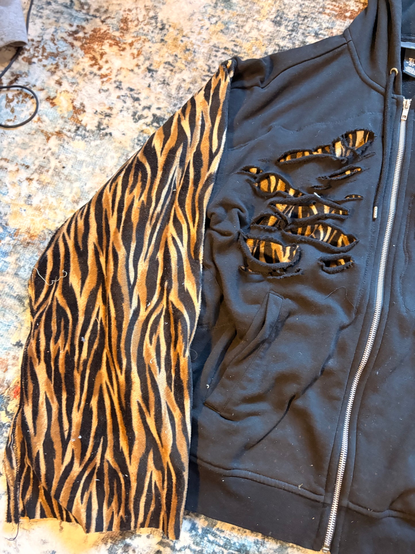 Tiger Print Zip U Hoodie